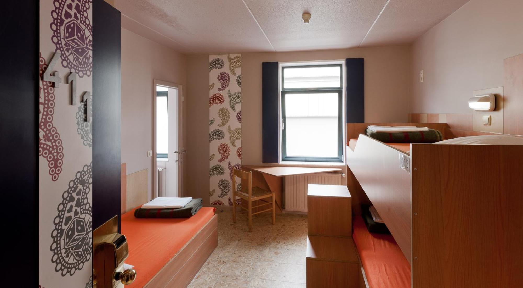 Bed in 3-Bed Female Dormitory Room,689890083:JPEG