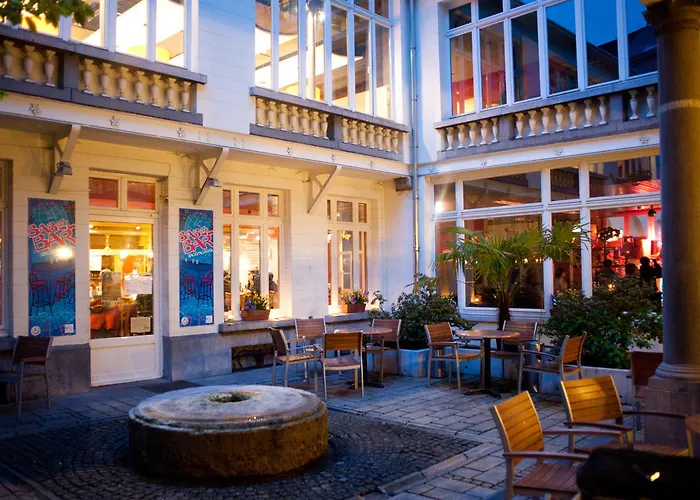 Jacques Brel Youth Hostel